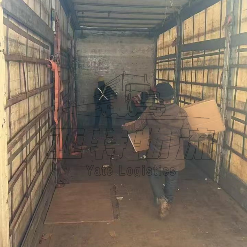中国乌兹汽运专线